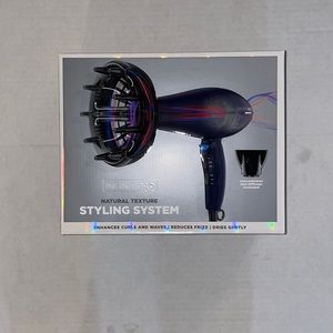New Infiniti Pro ConAir Blowdryer w/ Attachments